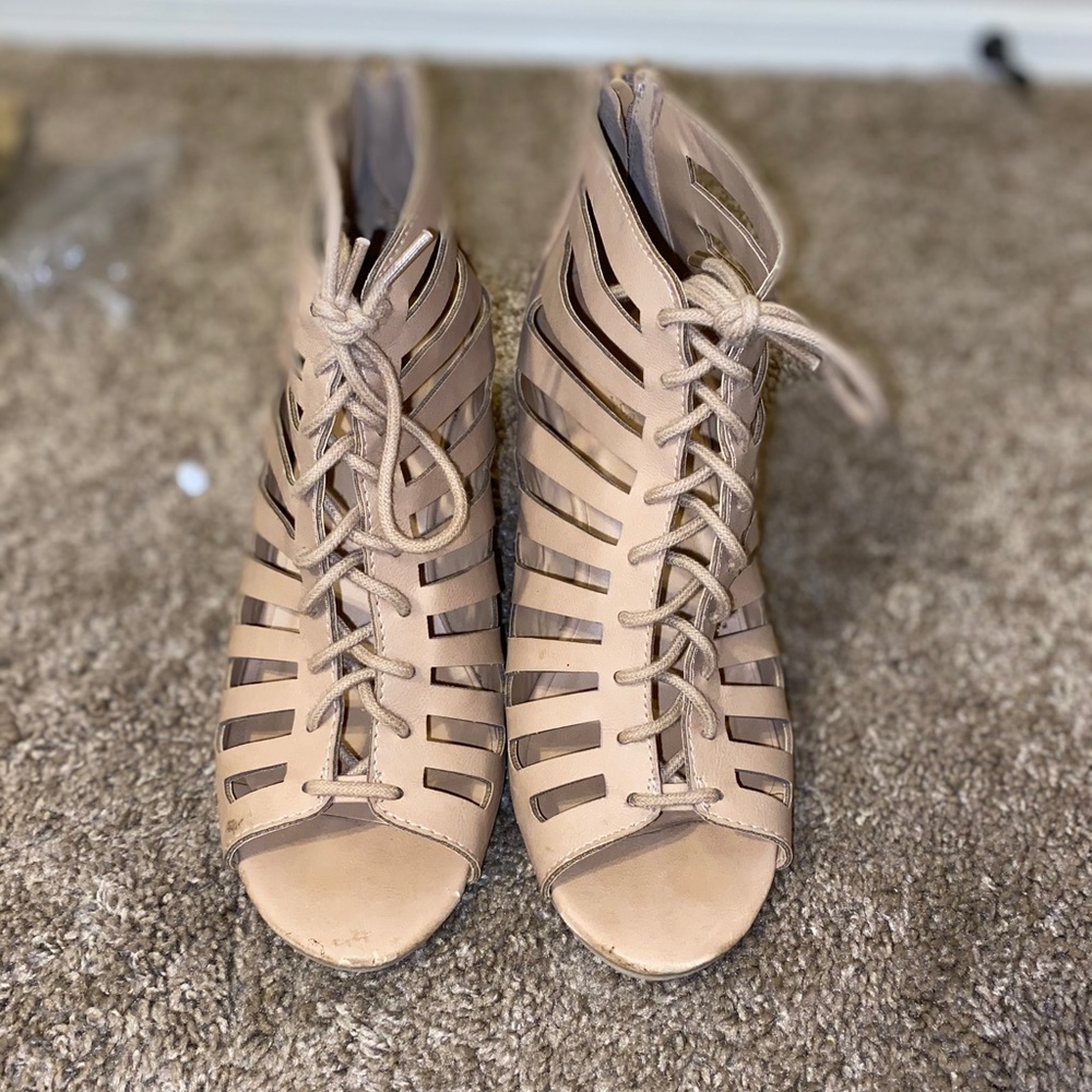 Nude Wedges